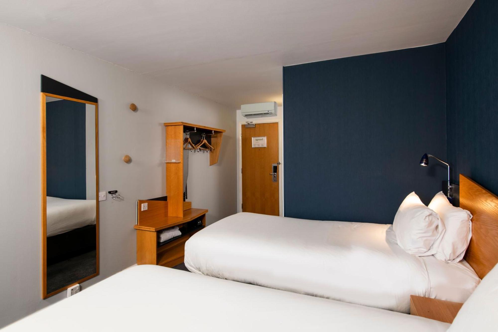 Holiday Inn Express Taunton East By Ihg Kültér fotó